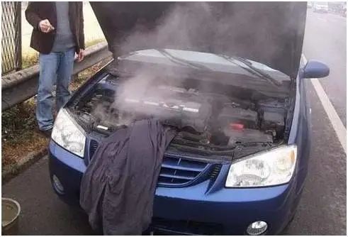 开车水箱开锅紧急处理方法,夏季行车水箱开锅别着急