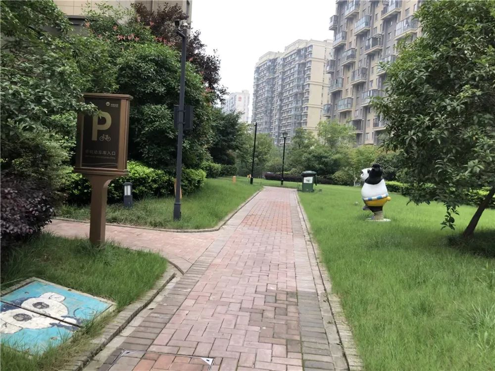 双学区，地铁近，配套全，这个网红小区交付两年却仅涨4000元/㎡