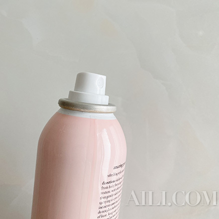 天气闷热头发潮了怎么办 (空气潮湿头发也会潮湿)