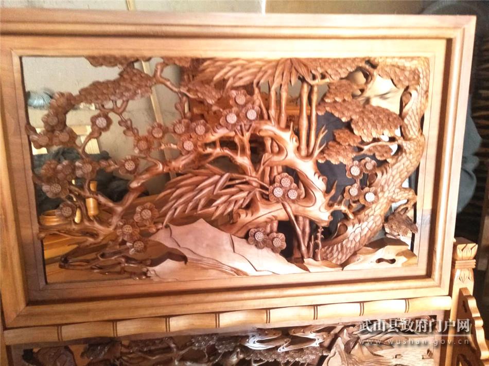 李兴得：身残志坚木雕绽放致富花