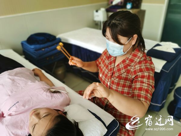 采耳师在“3厘米”间窥见不凡