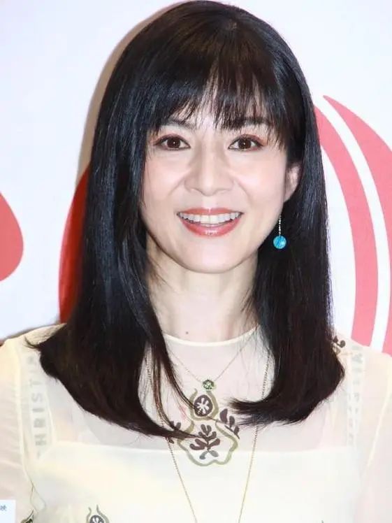 吴彦祖变脸苏大强照片,冻龄女神素颜成照妖镜