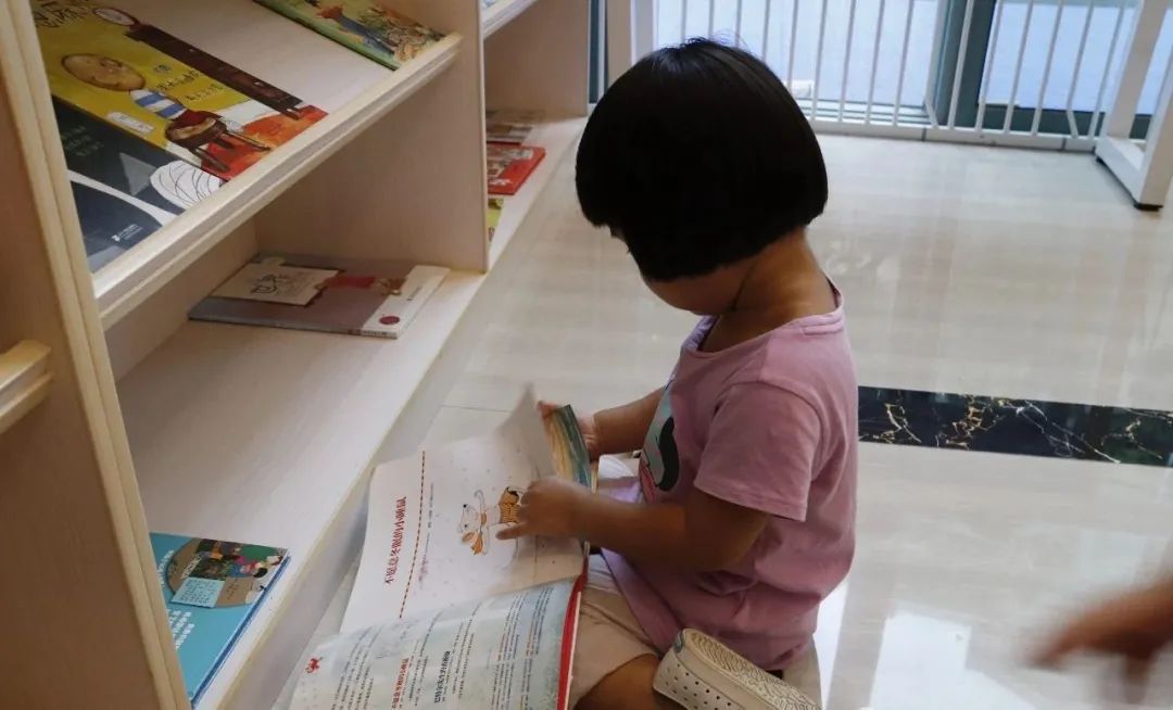 神兽回笼开学全过程,神兽入园两个月第一次进园