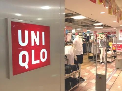 国际资讯｜LV入驻抖音、Burberry在深圳开设咖啡馆、美国LordTaylor百货破产、优衣库关闭韩国9家门店