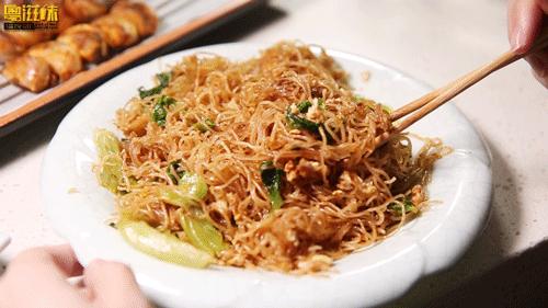 火爆全网的东北烧烤店,东北火的烧烤店