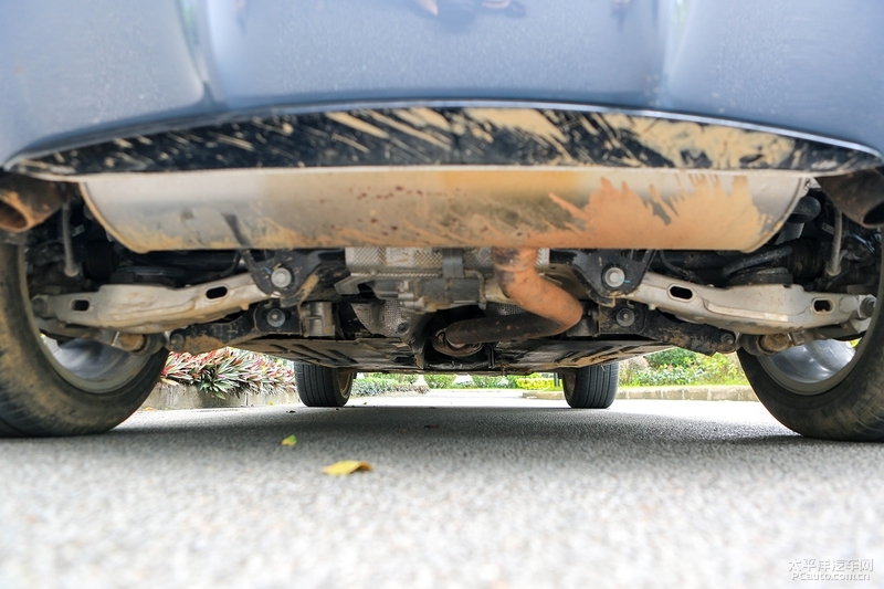 2020路虎揽胜极光评测,沉浸式看车19款路虎极光