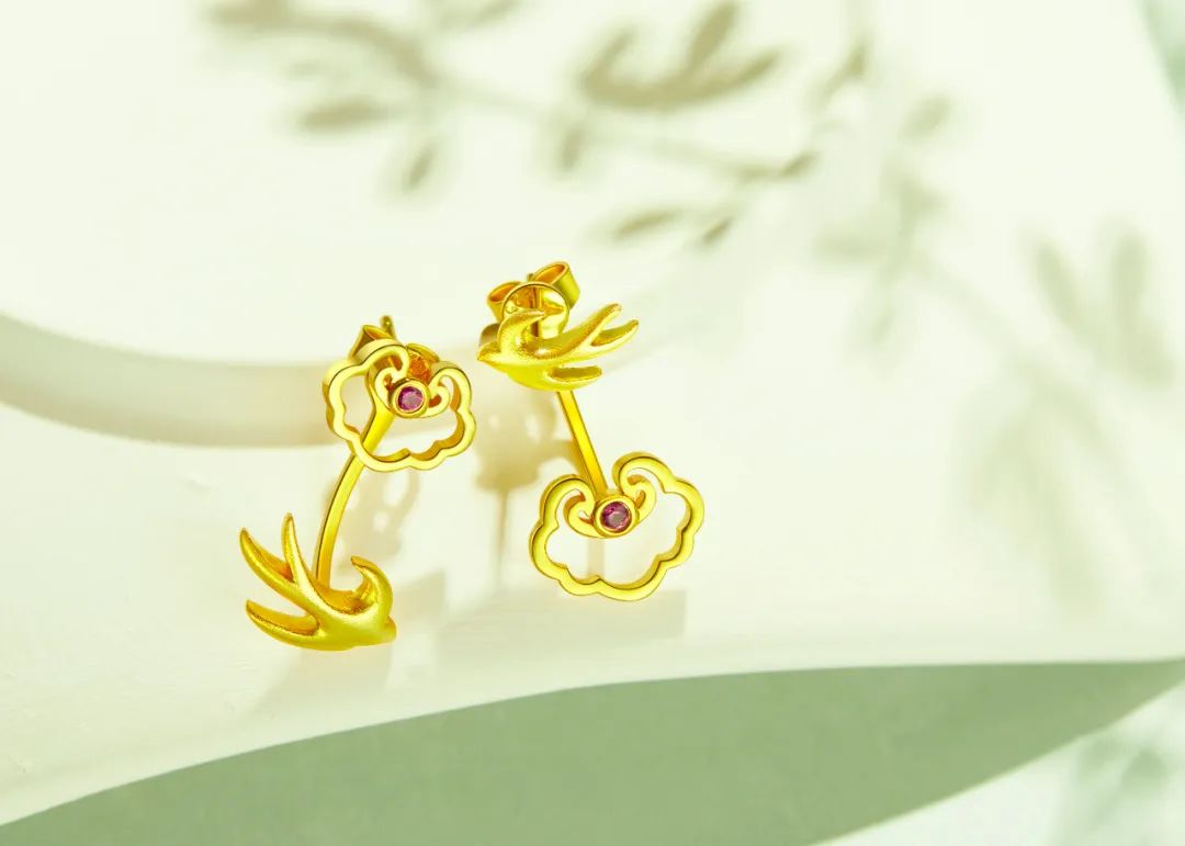 蒂芙尼和卡地亚手镯,卡地亚蒂芙尼首饰怎么样