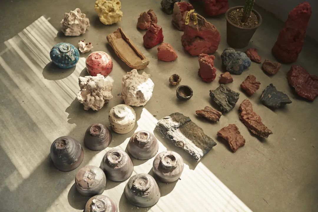 桑田卓郎：一只日式茶碗的爆裂与重构