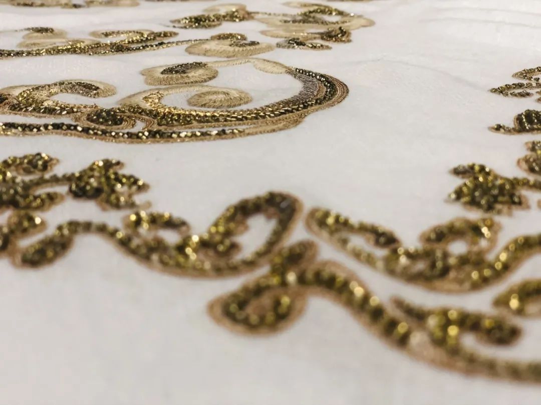 嫵WOO|诠释优雅气质，织就颈间风情