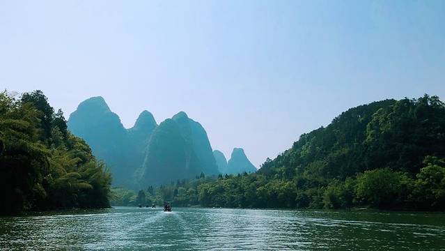 一叶轻舟过烟雨漓江全文,游览阳朔漓江诗词