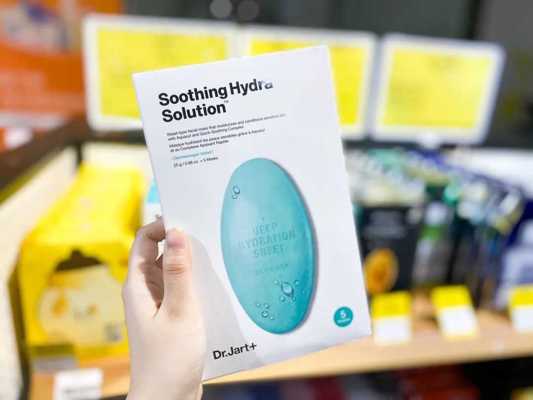 上海荟品仓阿迪达斯男款跑鞋,荟品仓城市奥莱青浦店nike