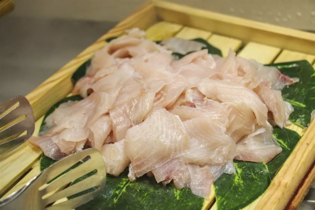 来哈尔滨必打卡的烤肉自助餐厅,哈尔滨最高档海鲜自助火锅