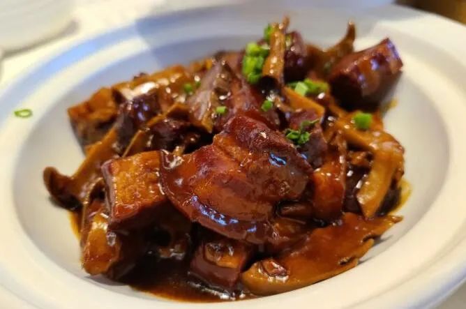 聚餐适合的菜品,小聚招牌炒鸡