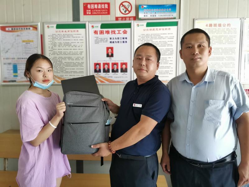 哥哥的生活费和家里全部房间的钥匙丢了这个女士一个操作找回