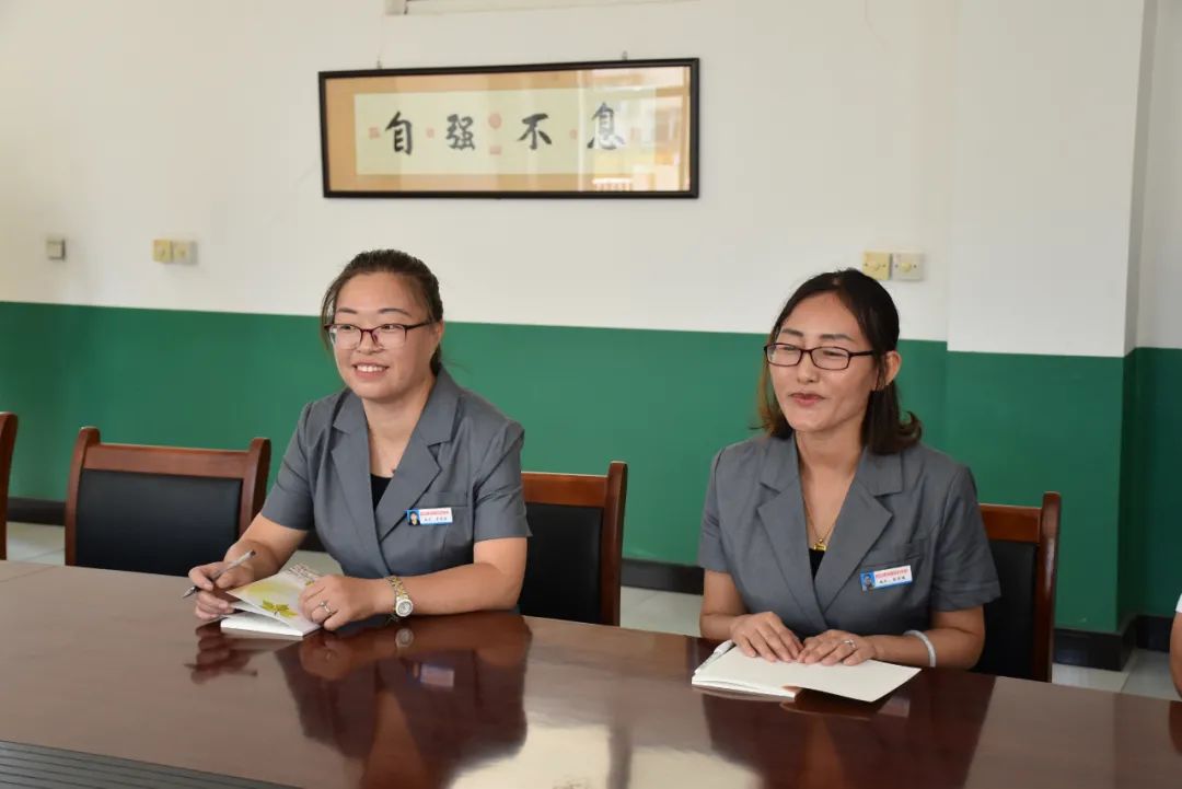 市委书记下乡视察乡办小学,市委书记到乡镇小学视察全集