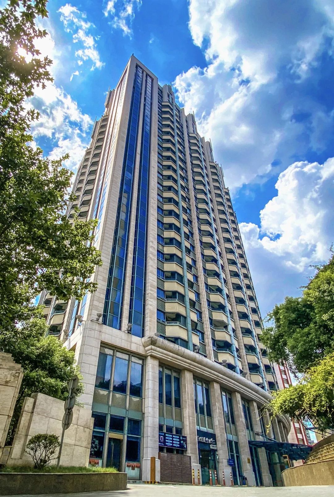 上海虹桥高铁站附近最便宜的酒店,上海国庆酒店推荐100元左右