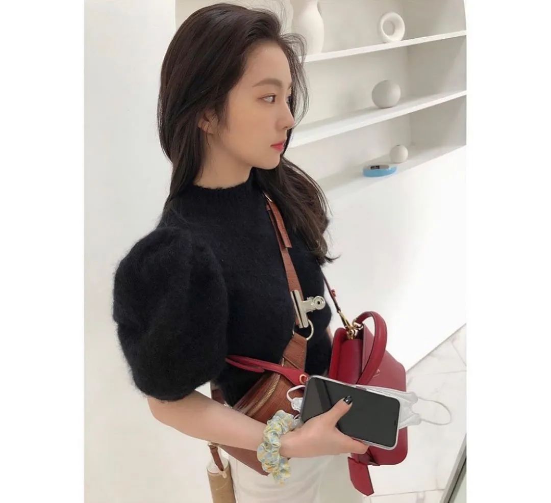 jennie最新配饰,jennie蝴蝶结半扎发