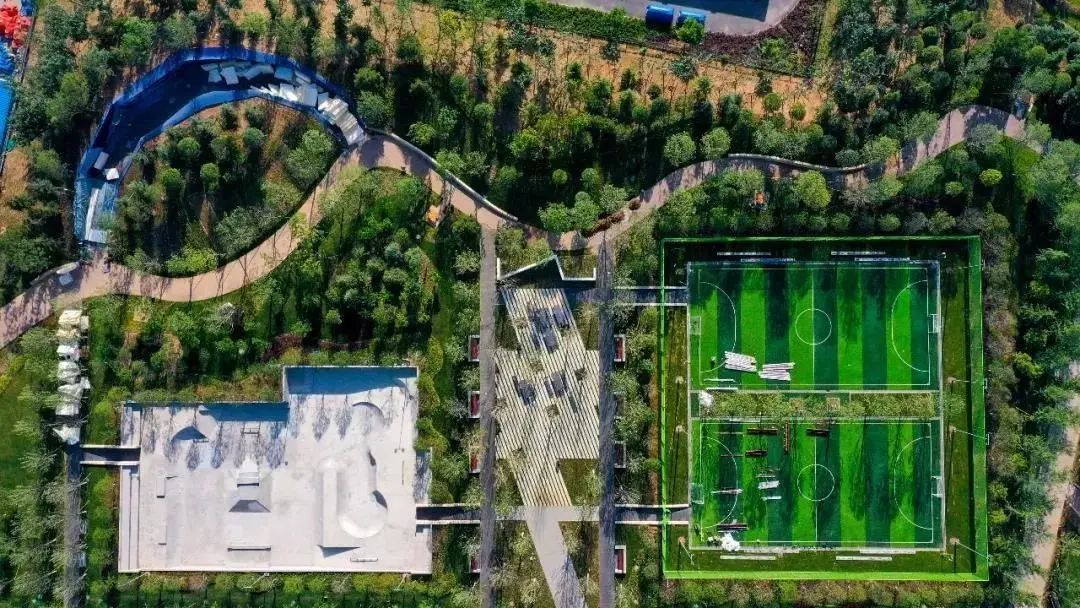 越夜越嗨丨顶级夜跑景区，给你成本最低的人鱼线！