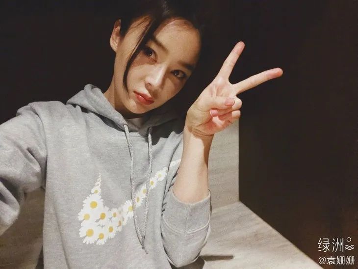 无帽卫衣虞书欣,虞书欣的衣服到底有多少钱