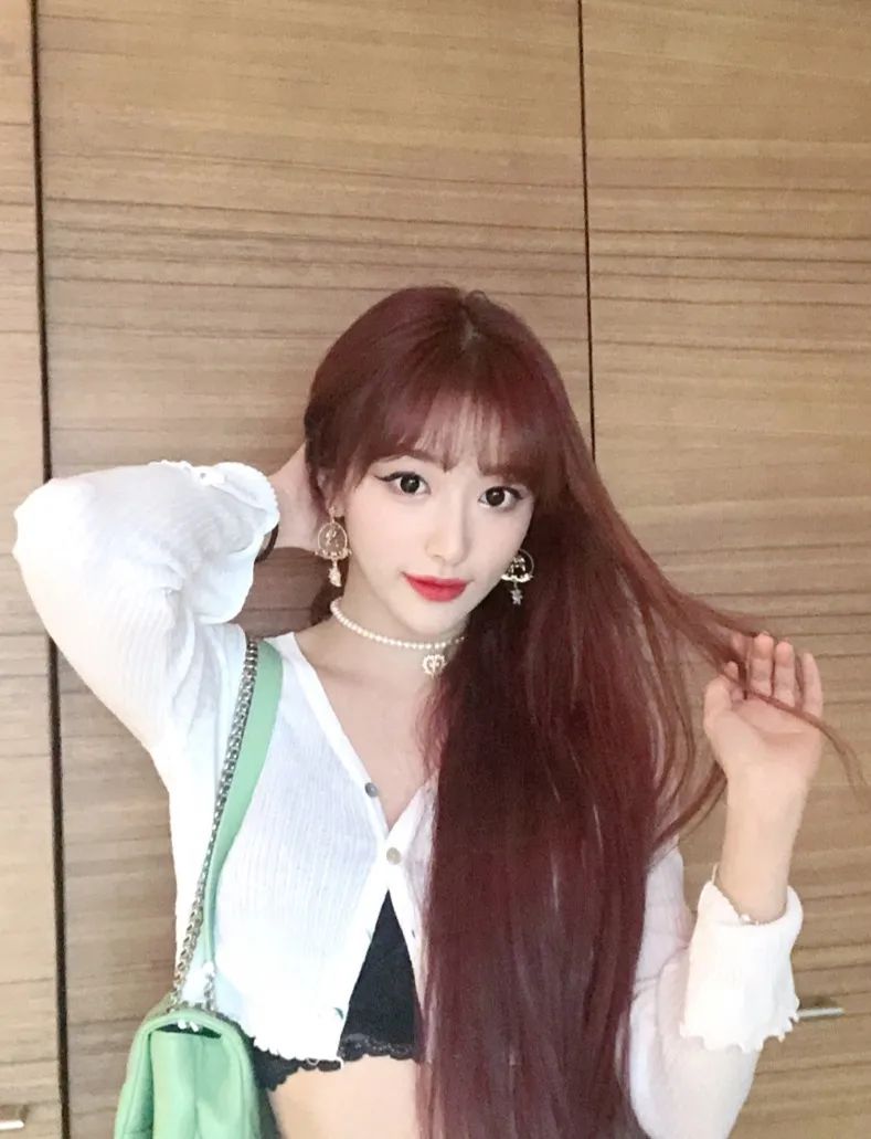 最新秋季穿搭攻略一件卫衣就够了,初秋穿搭秋冬卫衣