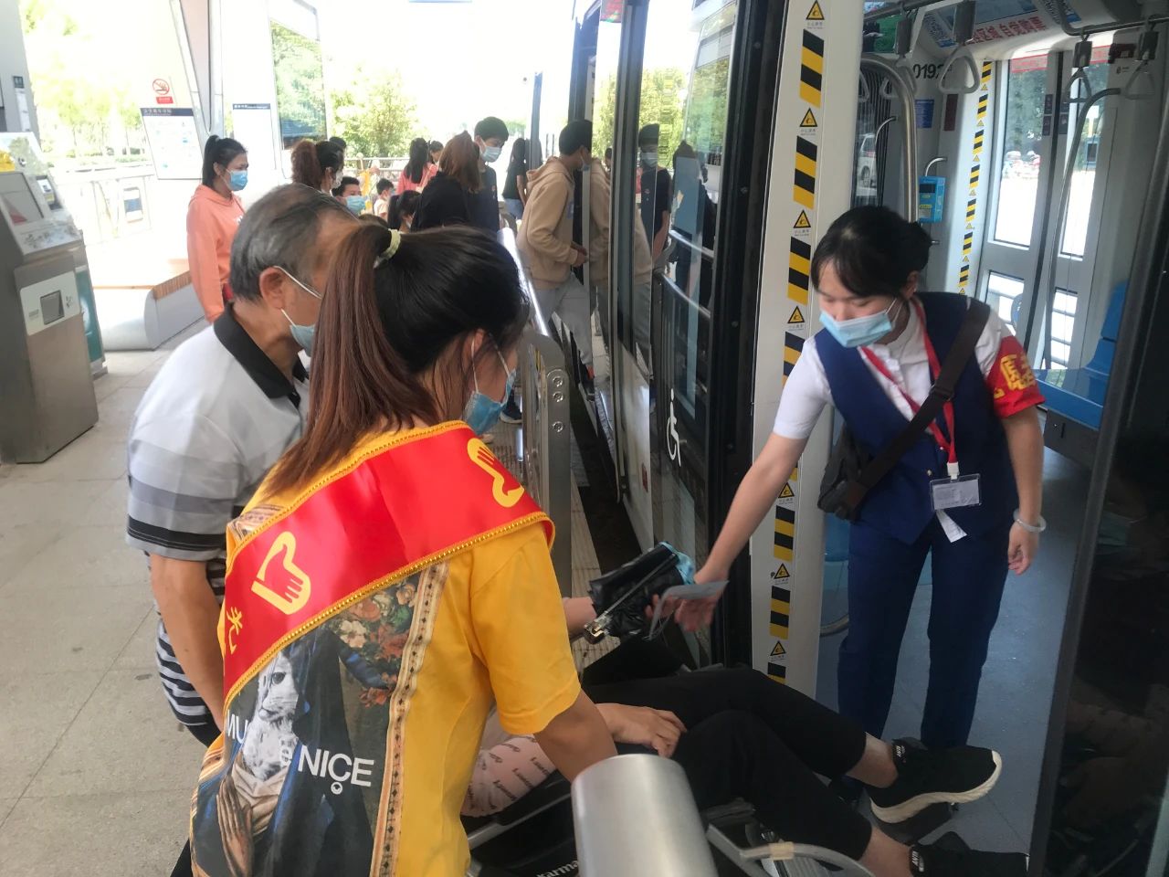 严格防控措施保障出行安全,武汉交通运输安全平稳