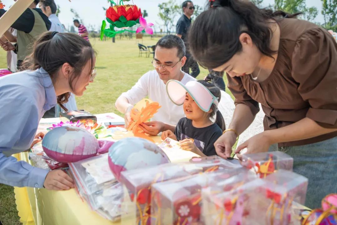 存款超200万家庭,八天突破100万粉丝