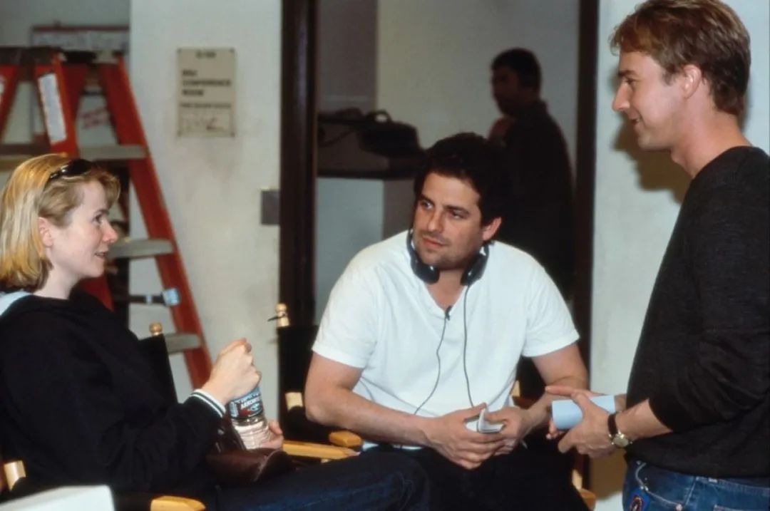 拉尔夫费因斯和爱德华诺顿,爱德华诺顿完整视频