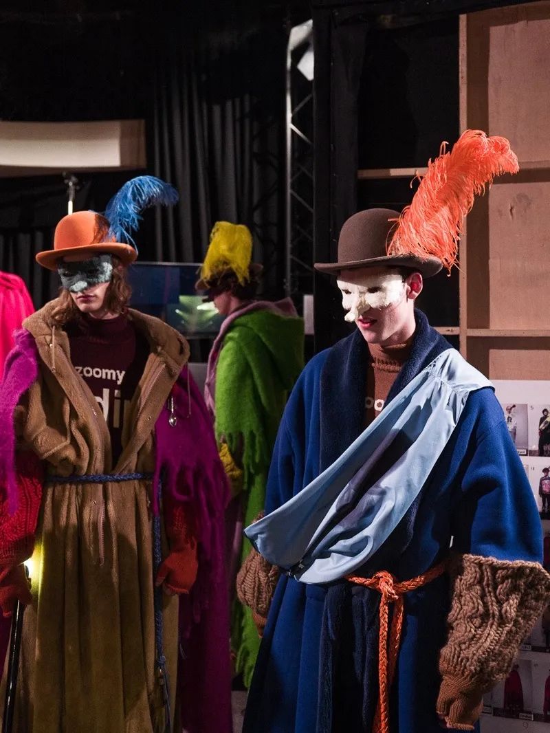 连吴赫都偏爱的「面具」,原来早就成为时装秀场的常客