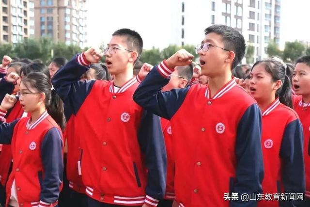 高举团旗跟党走黑板报,高举团旗跟党走主题板报