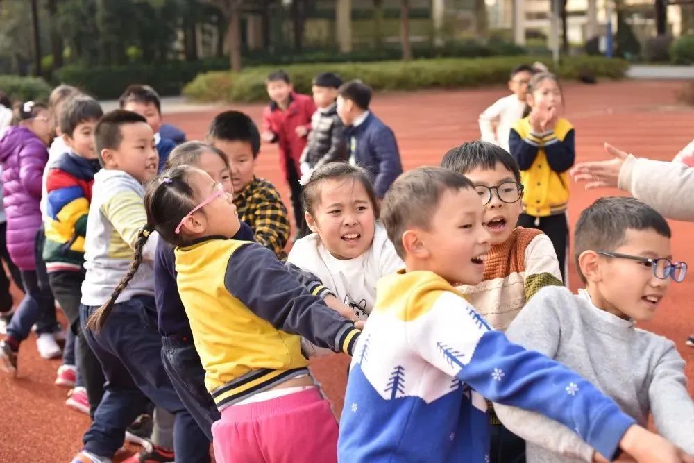 江苏每天一节体育课,深圳学校每天一节体育课