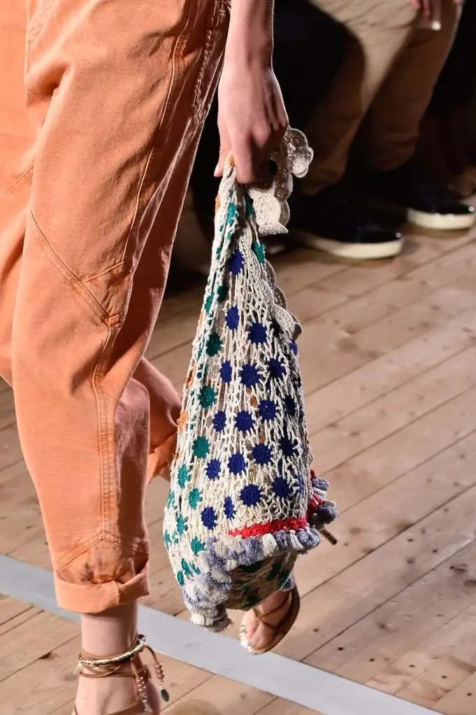 三天打鱼两天晒网｜八戒的珍珠汗衫又在时尚圈翻红了