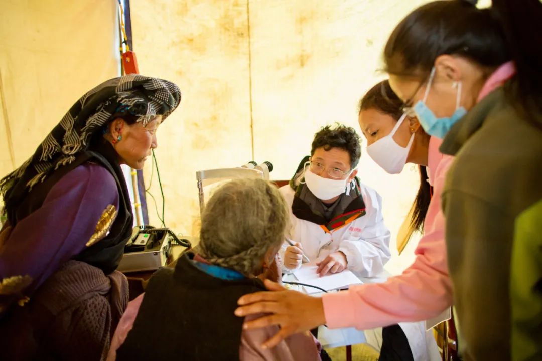 【全面小康•*战统**心声】用医者仁心，做光明使者