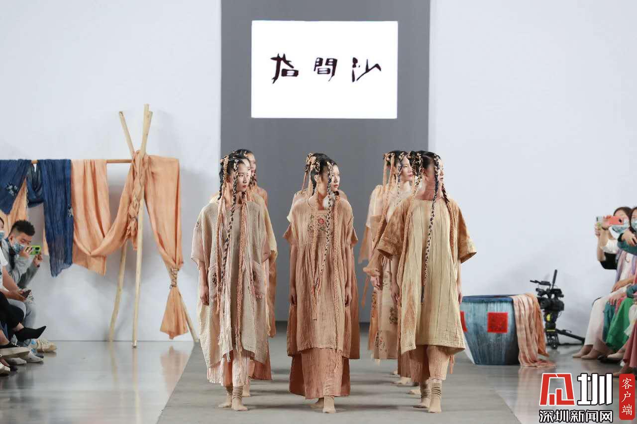 一场惊艳的学院风走秀,一场震撼人心的走秀