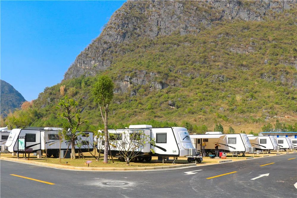 上车旅游打卡,上车打卡下车打卡