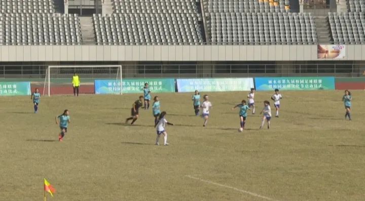 来看看足坛的帅哥,来看看足球的帅哥们