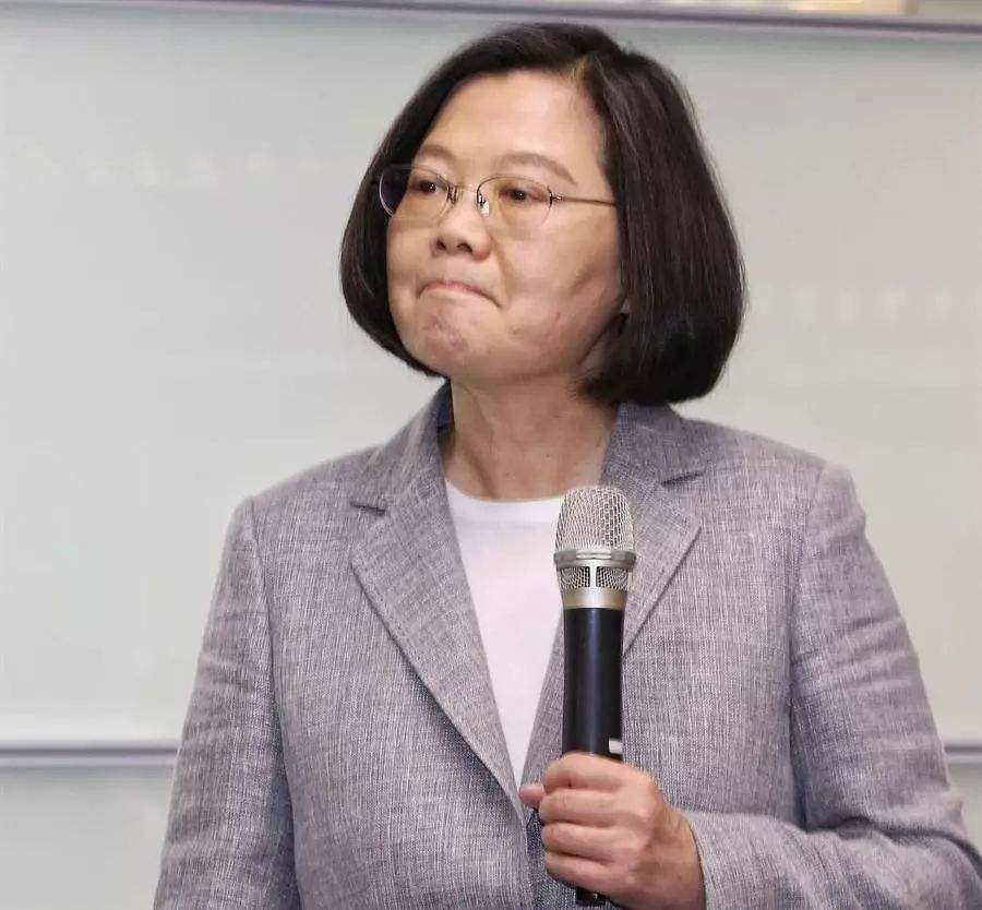 连续军购、试射挑衅：台当局各种炒作给自己壮胆