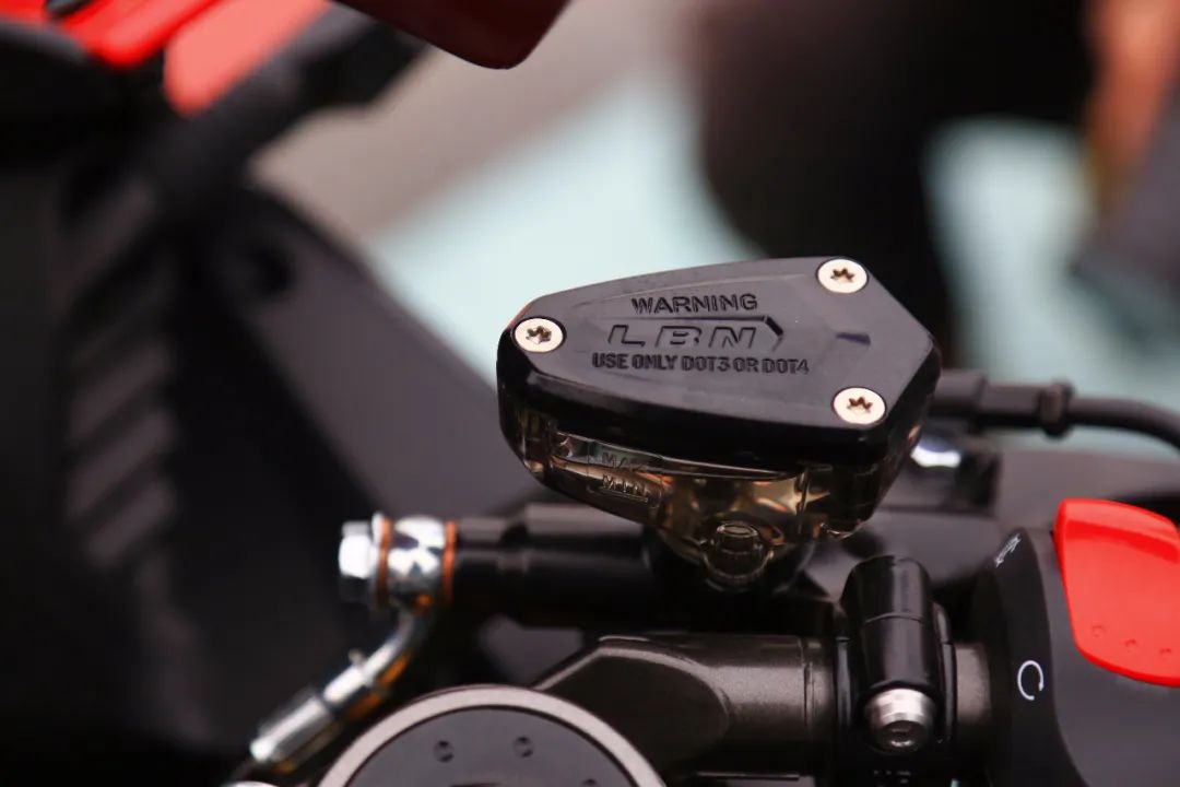 最便宜的双缸250仿赛,250双缸仿赛单摇臂