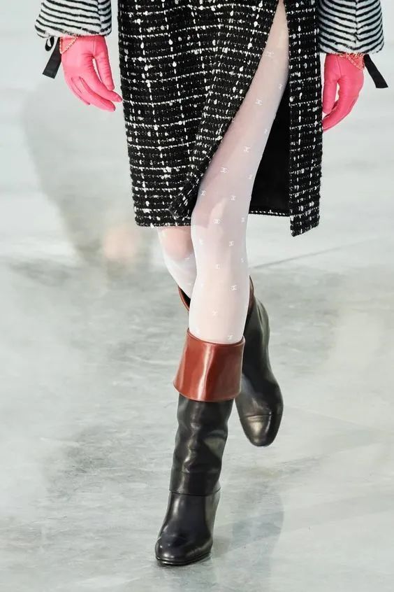 一篇搞懂无纺布墙纸,皮革面料的区别