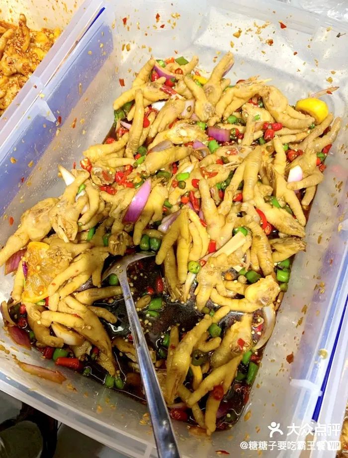 成都又新添一大波“明星店”!关晓彤的奶茶、黄晓明的复古烤肉、网红厨师王刚的秘制卤菜…都来啦