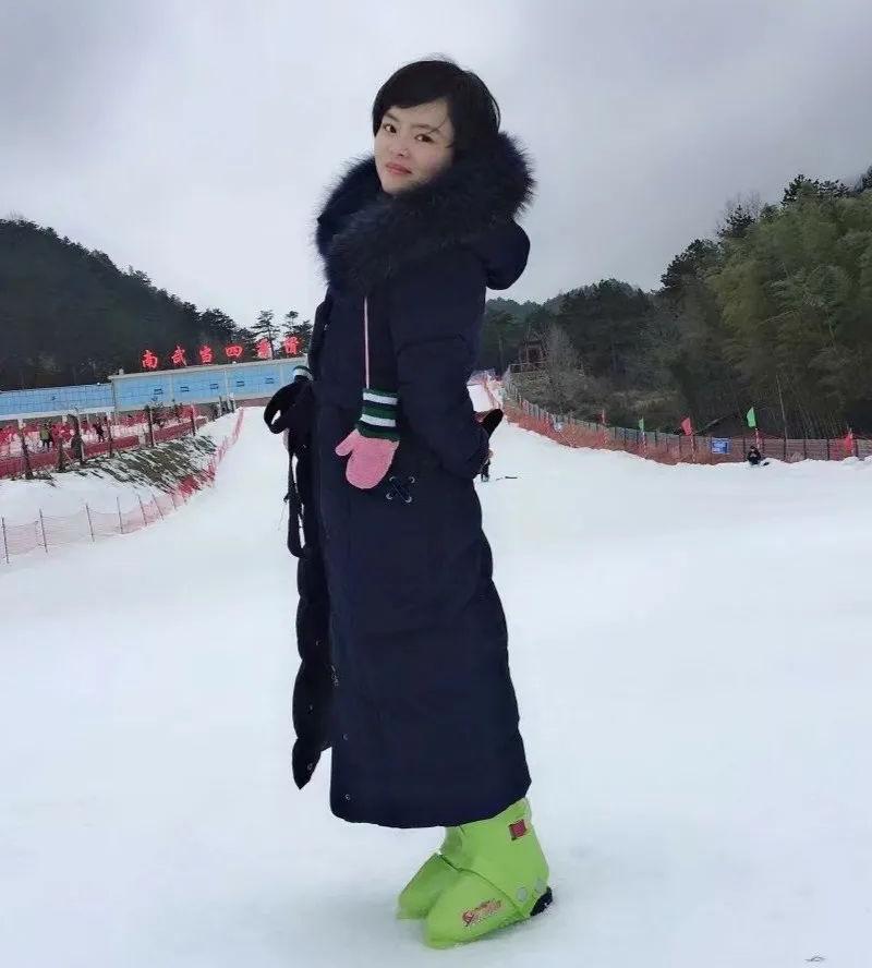 向优秀看齐向榜样靠拢,向优秀的前辈们看齐