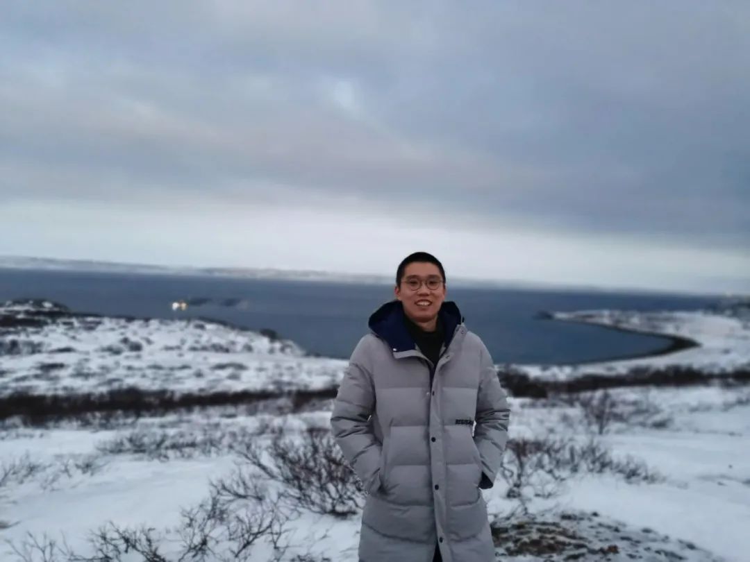 向优秀青年看齐,向优秀的人才们看齐的表现