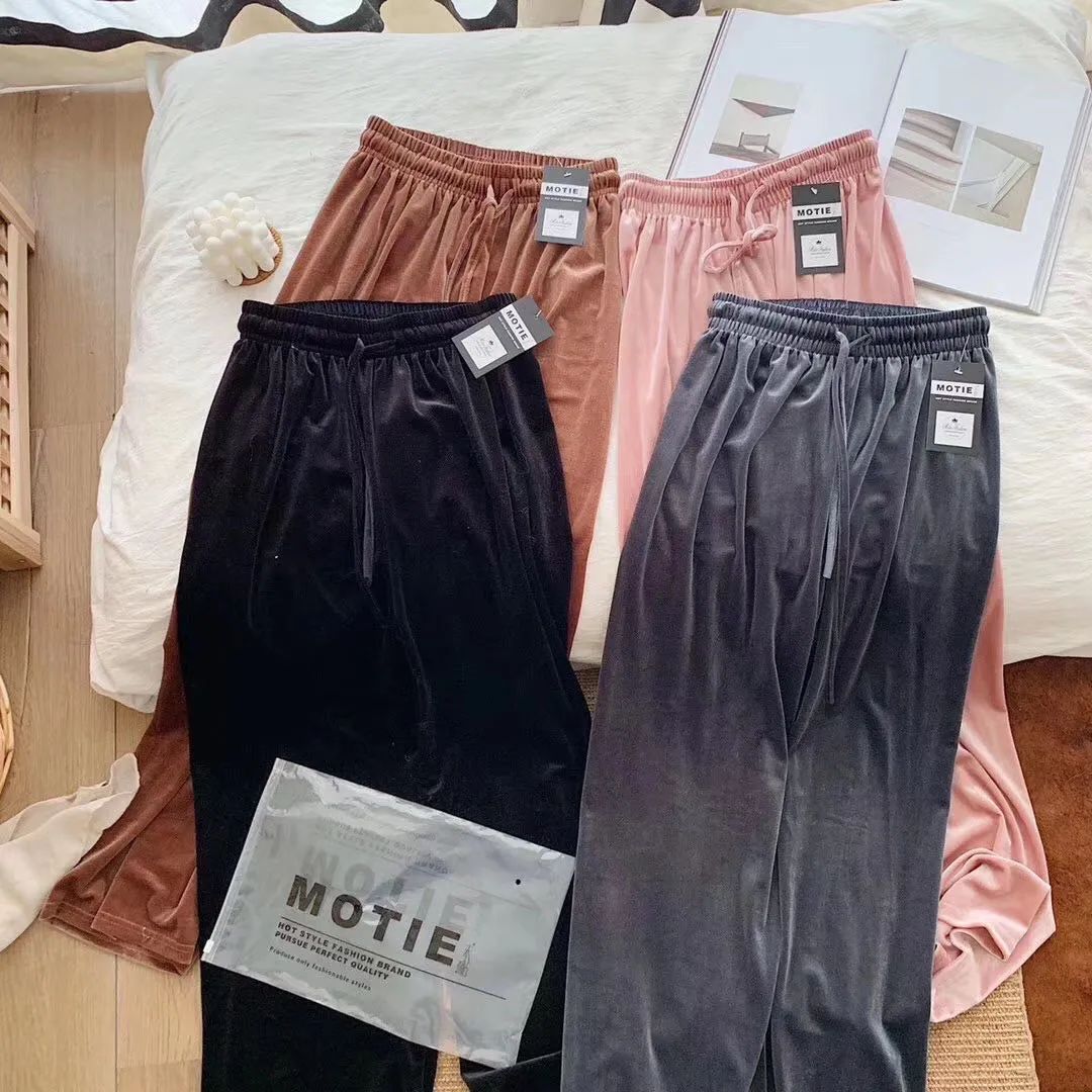 这条丝绒阔腿裤绝了，“吃肉”10斤，显高5CM！布料亮滑细腻