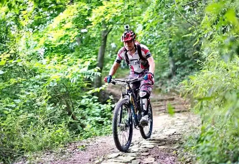 不同年龄段车友骑什么车,全国骑友都骑什么车山地车