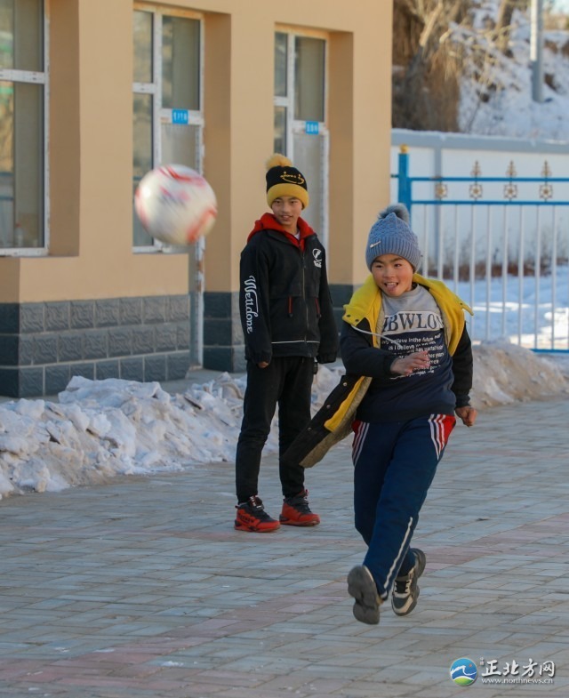 仅剩一名学生的学校,偌大的校园课间空无一人