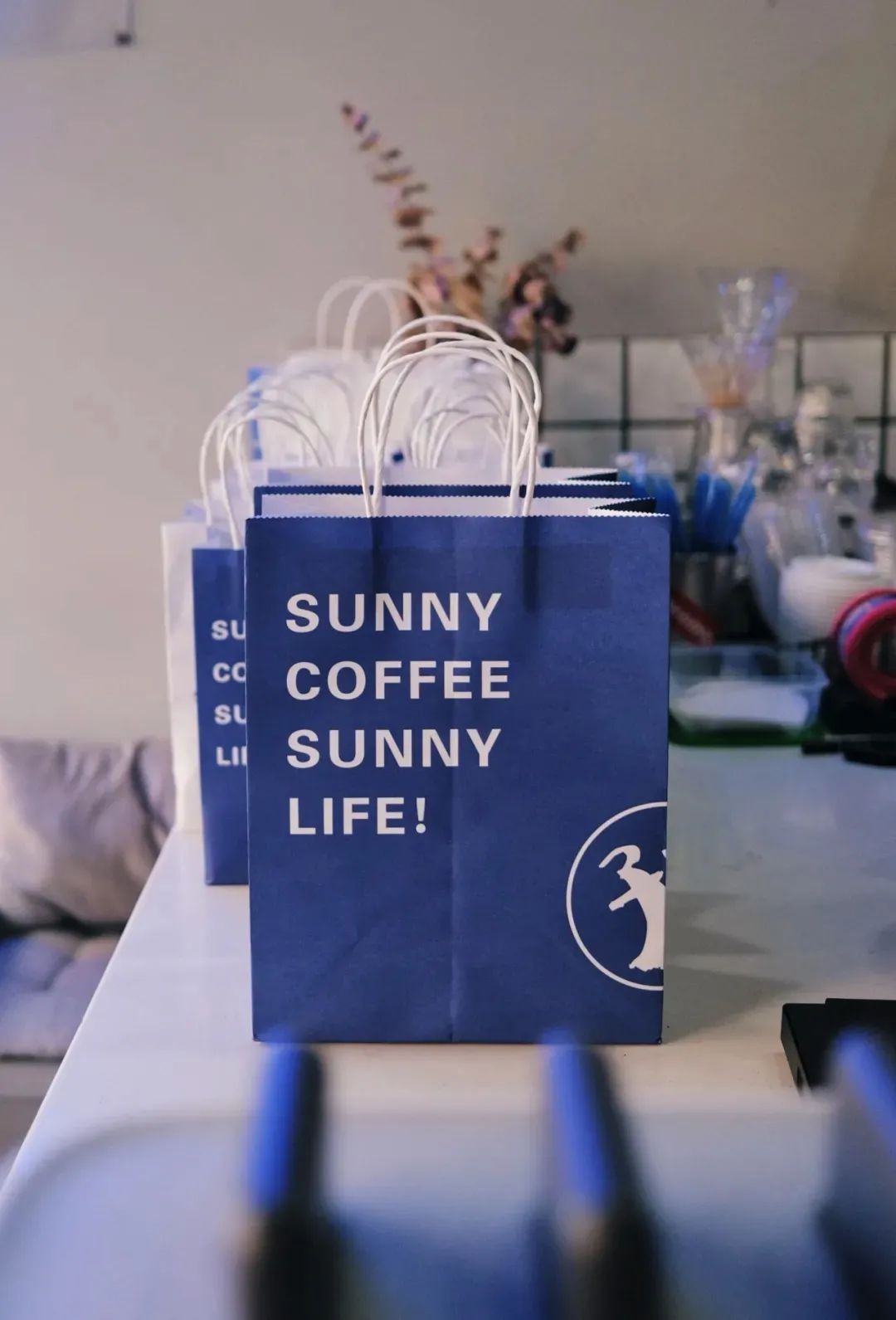 一杯coffee加“滨”，谢谢！