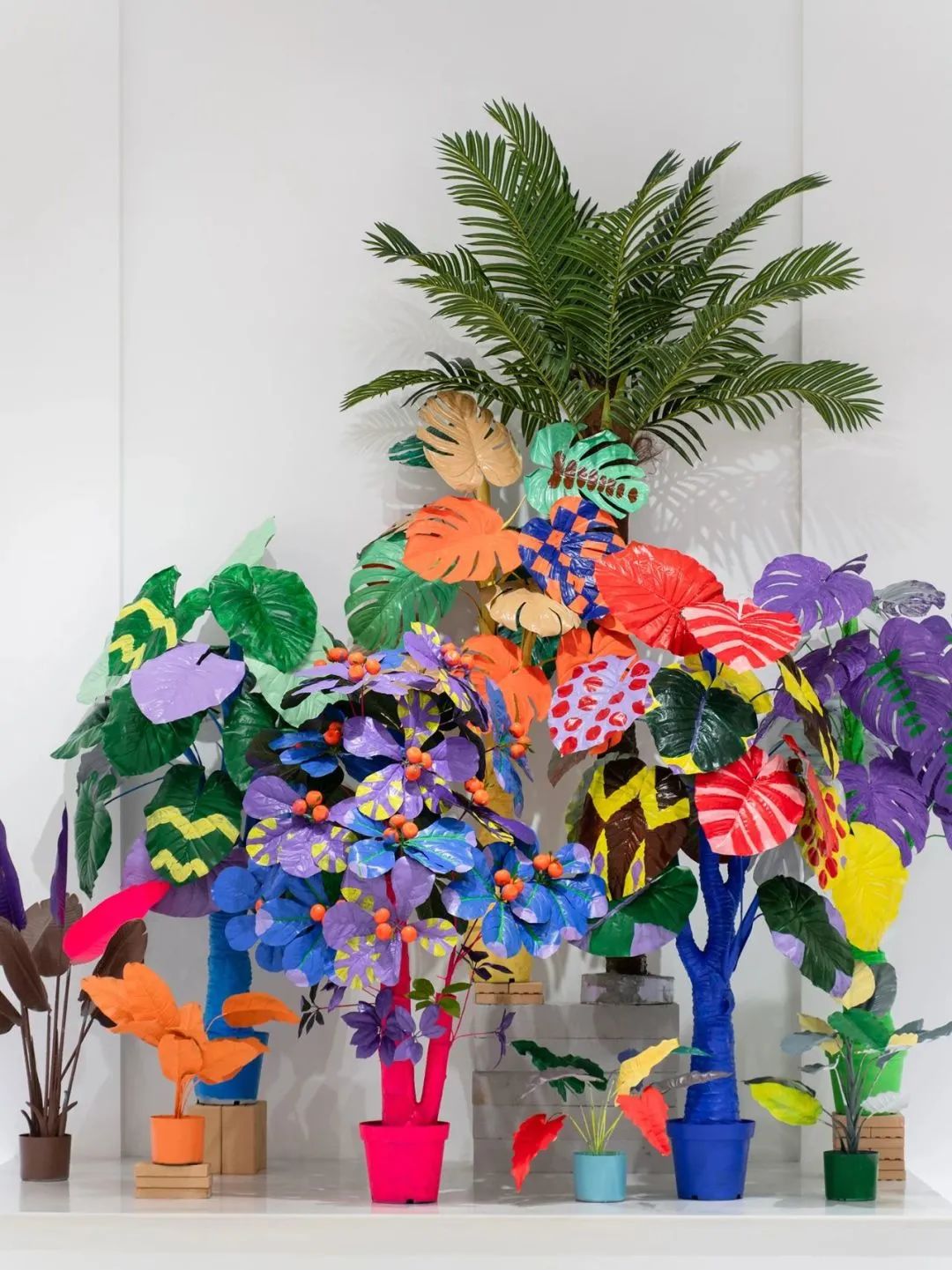 你家楼下的免费展览空间，晒着暖烘烘的太阳散步去吧