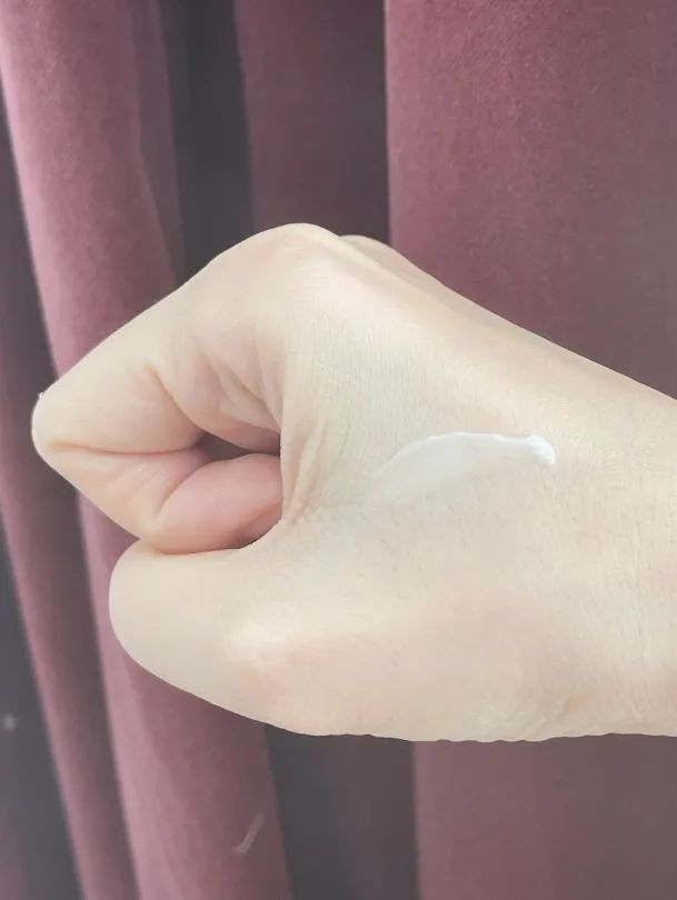 护肤爱用品推荐分享,护肤分享今日份美妆穿搭