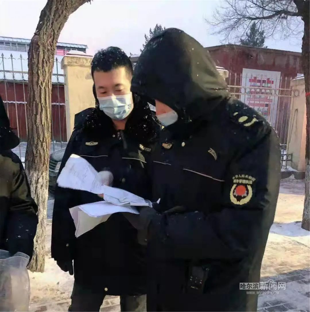 做登记核身份软封闭……丨道外强化市场摊区管控措施