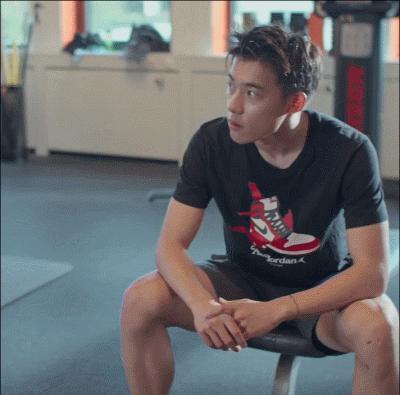 李嗣镕帅气视频,前国脚李明之子李嗣镕颜值