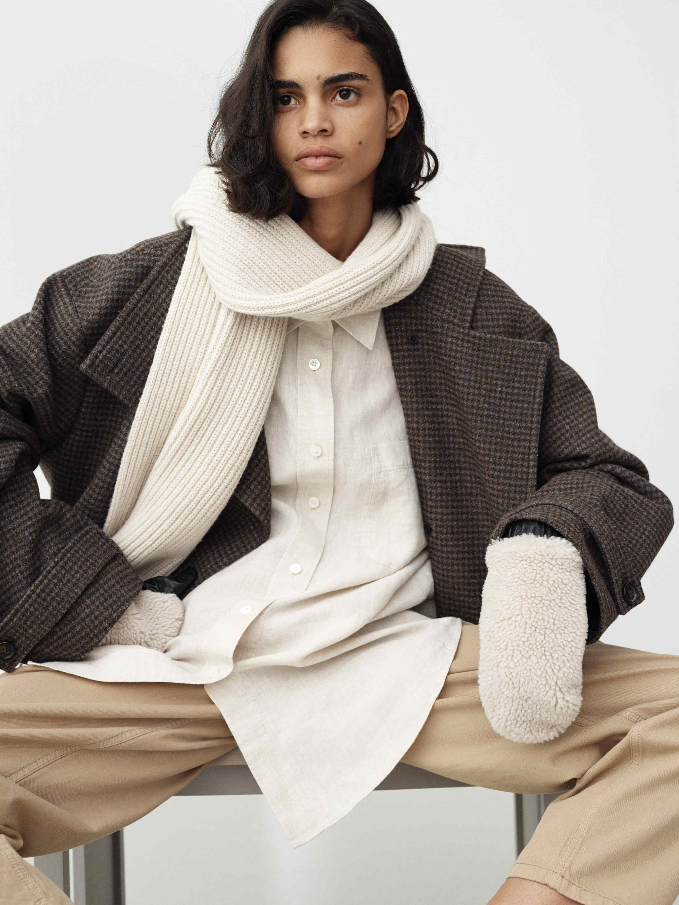 hm鏃椾笅鍝佺墝,閫嗗娍鑰屼负